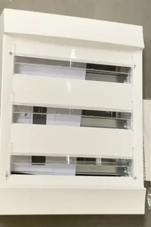 Must-Have Coffret de répartition 3x18 modules blanc 387x512x118mm sans porte entraxe 125mm IP20 960° MISTRAL 30W ABB L619645